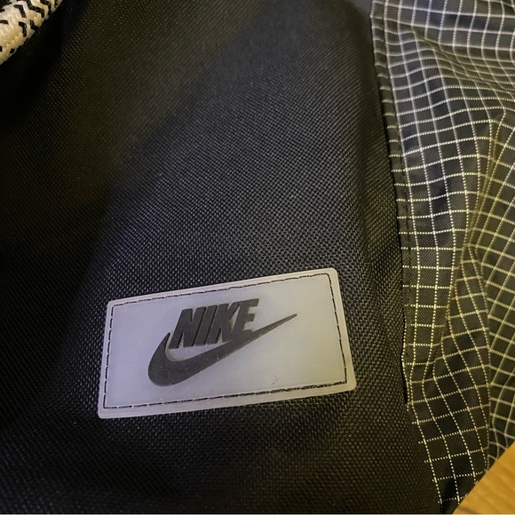 Nike Black Hertiage Trail Backpack CV1410-010 16”x12” - Picture 11 of 11